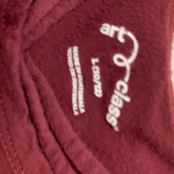 Art class red shirt not worn in - Picture 2 of 3